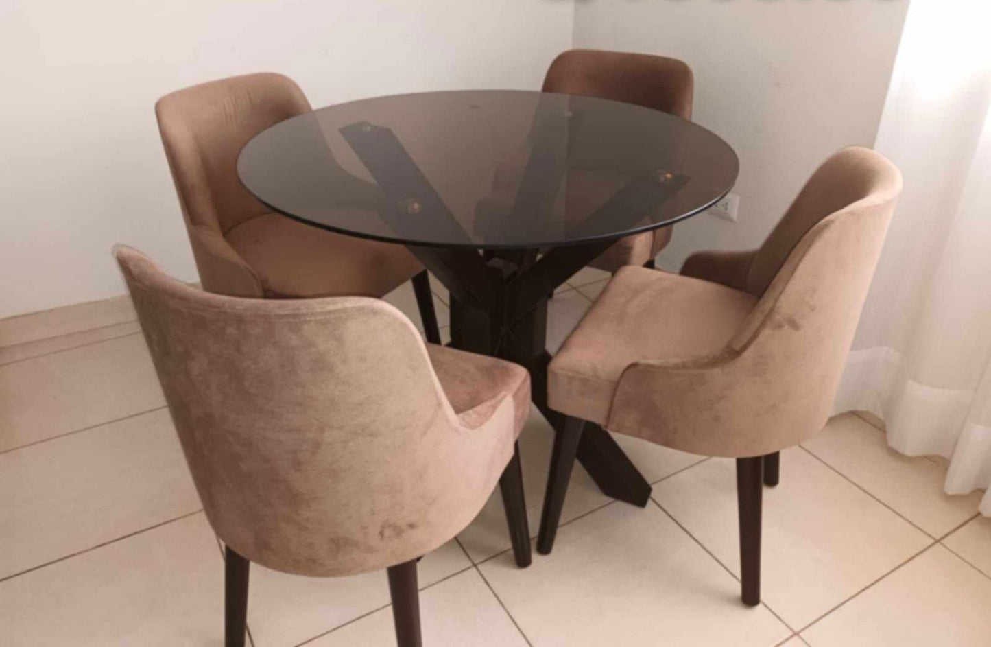 Comedor vintage de 4 sillas (vidrio oscuro)